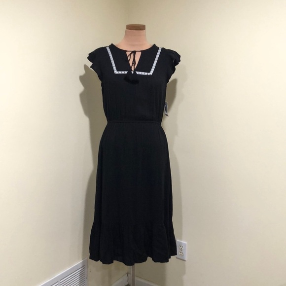 NWT Old Navy Midi Dress Size XS Black Flutter Sleeve White Embroidery - Picture 2 of 10